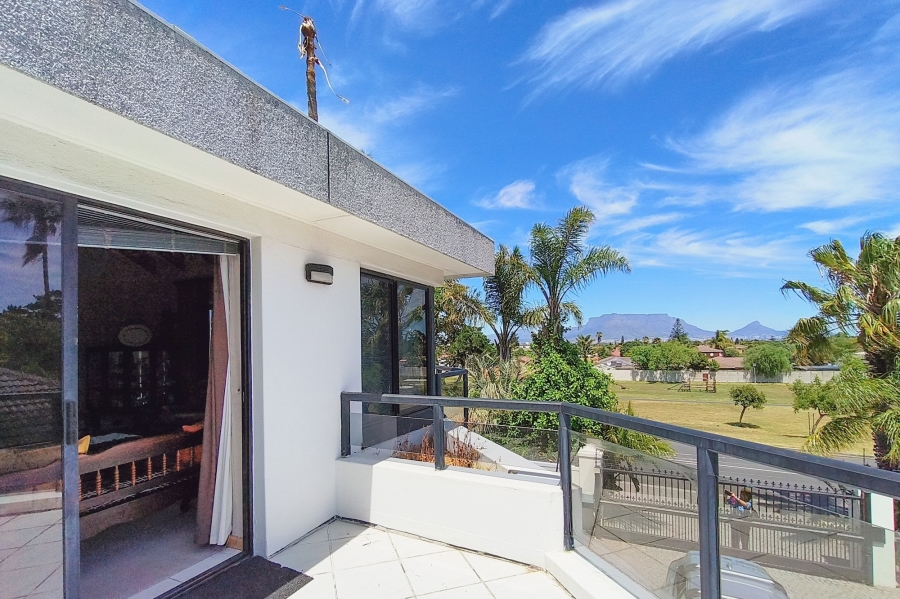 5 Bedroom Property for Sale in Welgelegen Western Cape